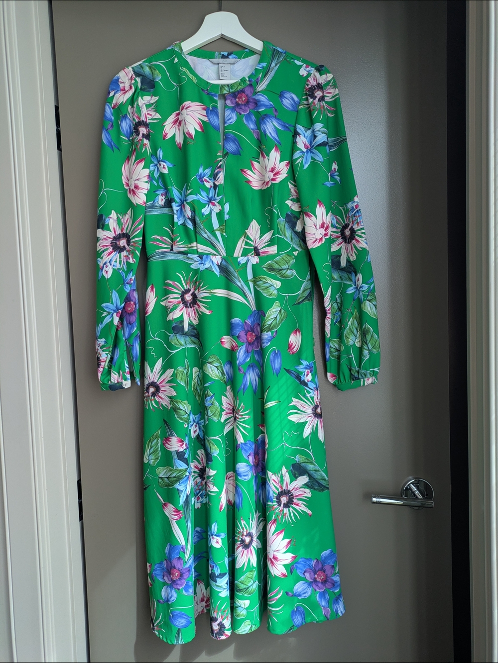 H&M Green Botanical Floral Long Sleeve Midi Dress size 4 Wedding Guest Tea Dress